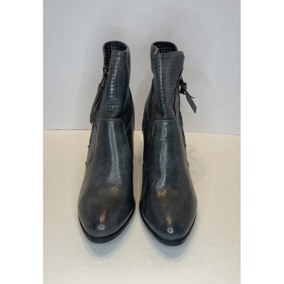 Twisted Ankle Boots Black Size: 10 - Picture 4 of 4